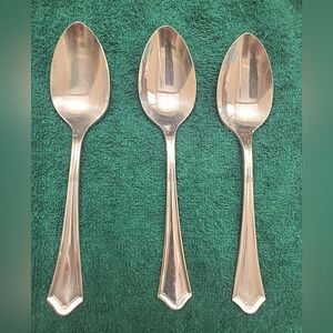 Vintage Oneida Hotel Plate Spoons